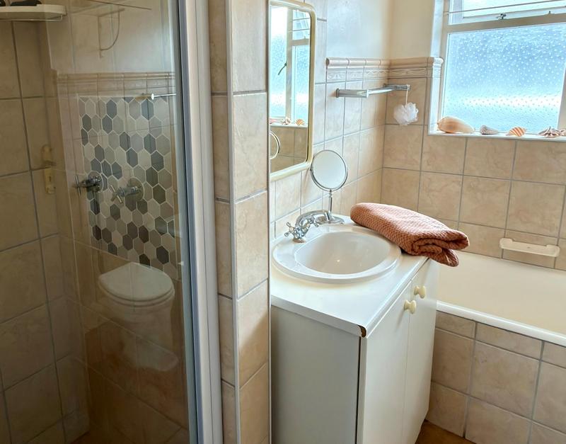 To Let 2 Bedroom Property for Rent in Fish Hoek Western Cape